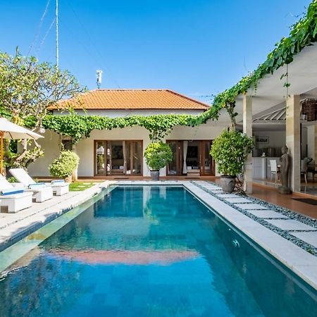 Central Seminyak Villa Martini Exterior photo