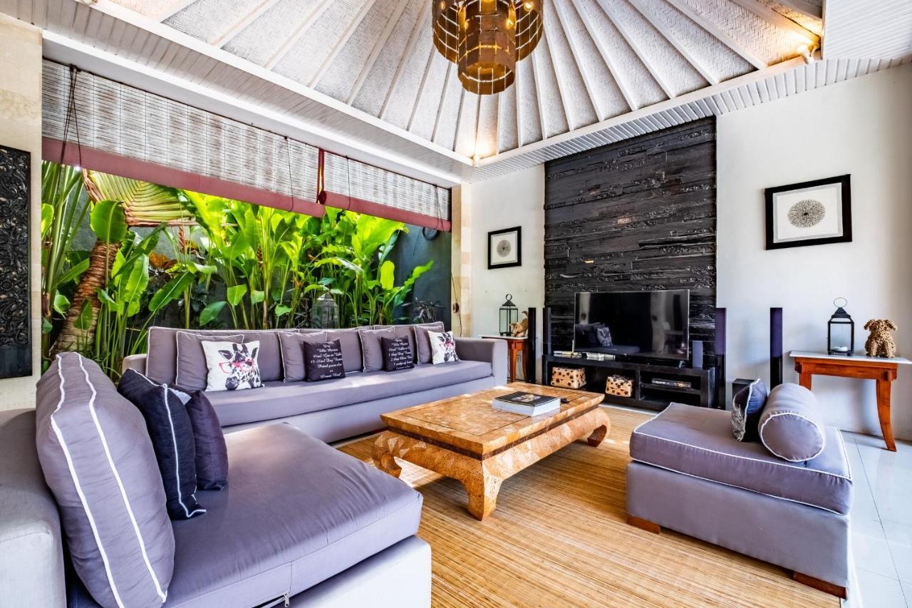 Central Seminyak Villa Martini Exterior photo