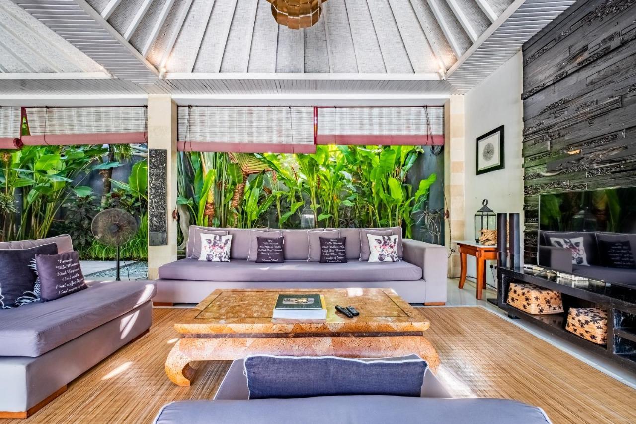 Central Seminyak Villa Martini Exterior photo