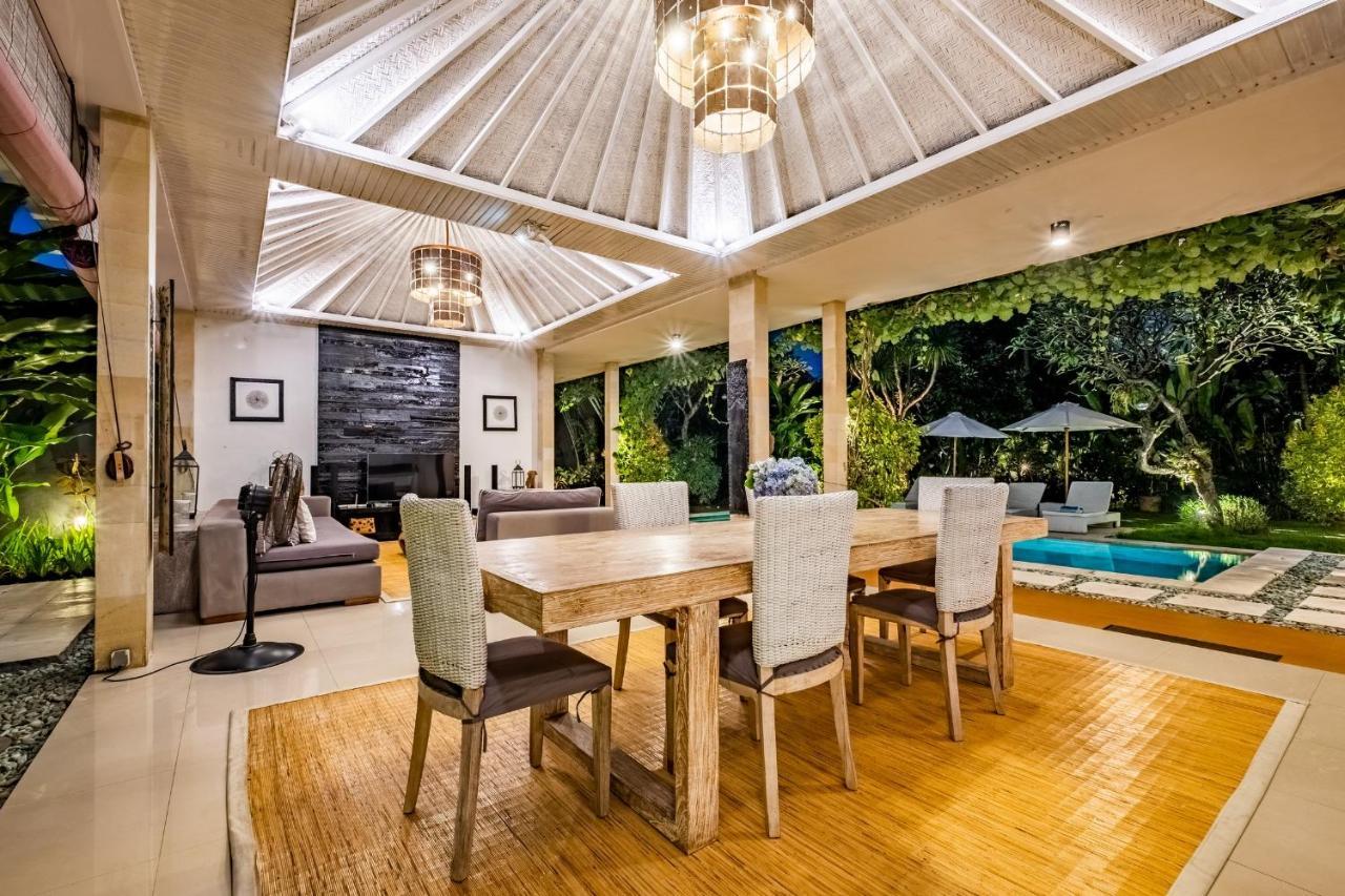 Central Seminyak Villa Martini Exterior photo