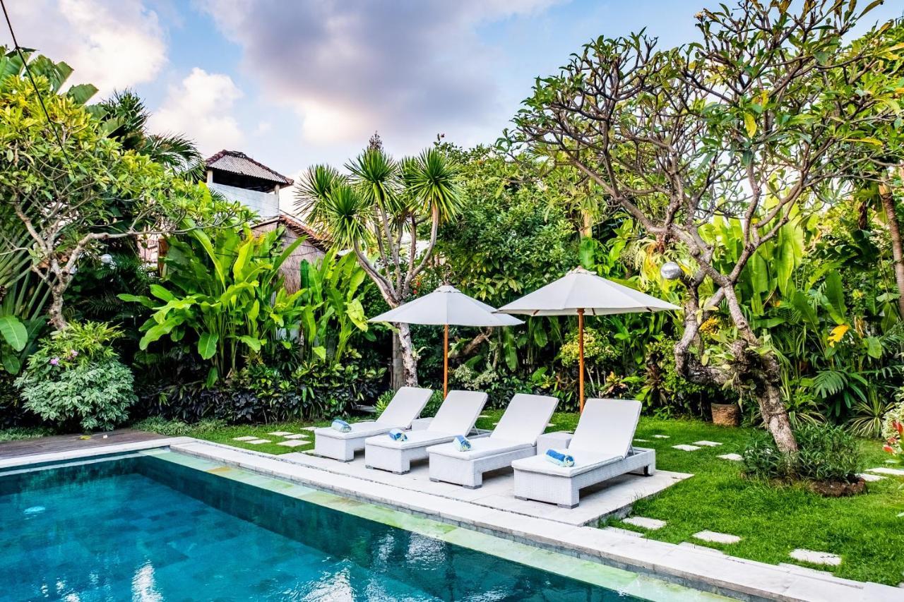 Central Seminyak Villa Martini Exterior photo